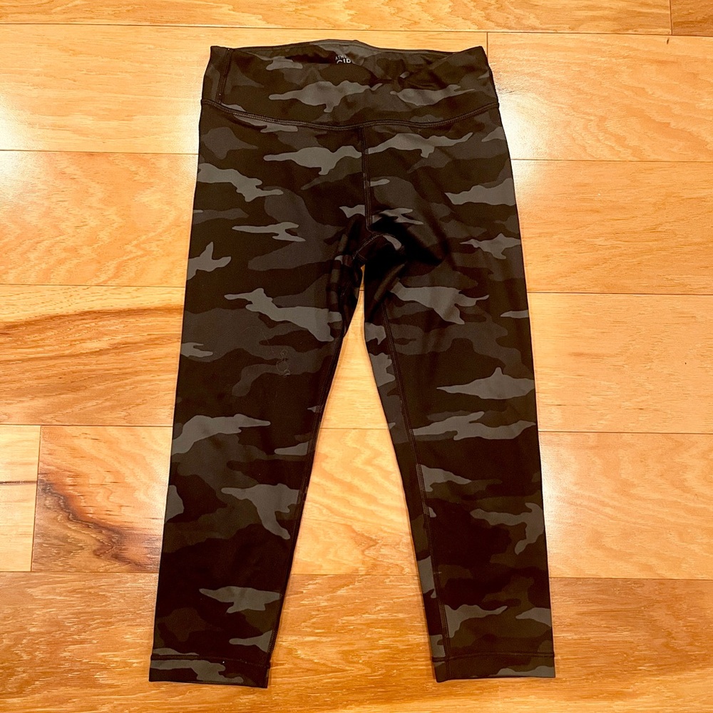 Athleta Girl Camo Chit Chat Capri